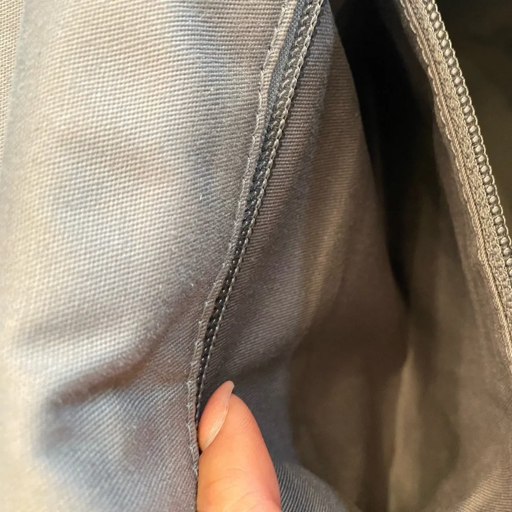 Coach "Legacy" crossbody - Picture 2 of 10